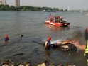 Kleine Yacht abgebrannt Koeln Hoehe Zoobruecke Rheinpark P128